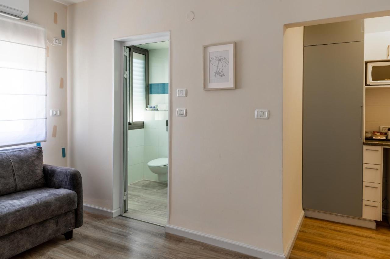 Domus Bat Galim Hotel Haifa Bagian luar foto