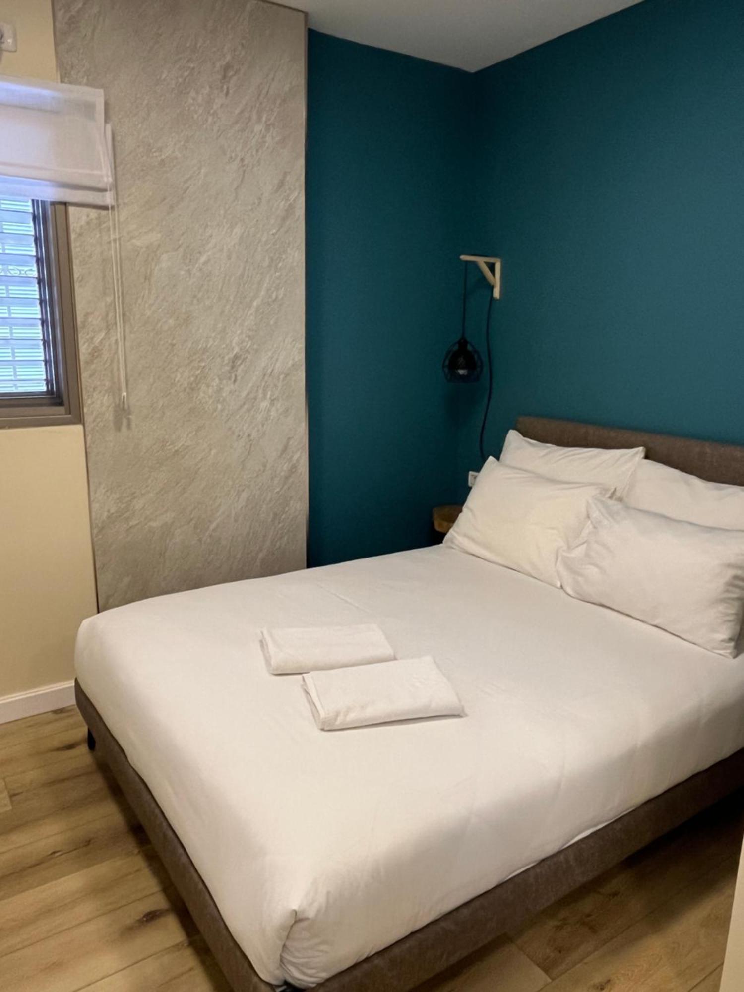 Domus Bat Galim Hotel Haifa Bagian luar foto