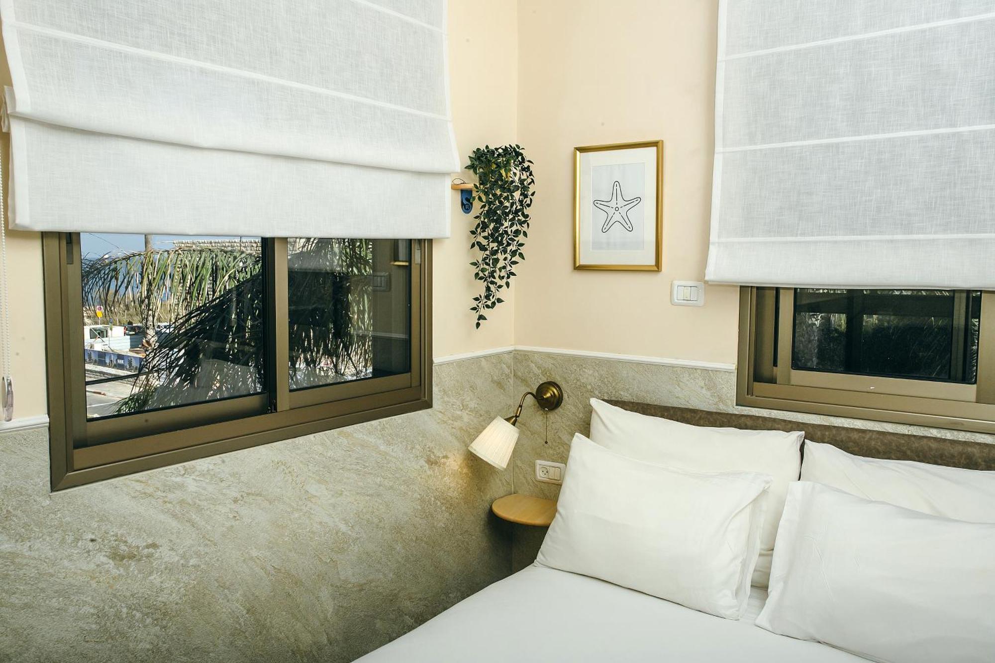 Domus Bat Galim Hotel Haifa Bagian luar foto