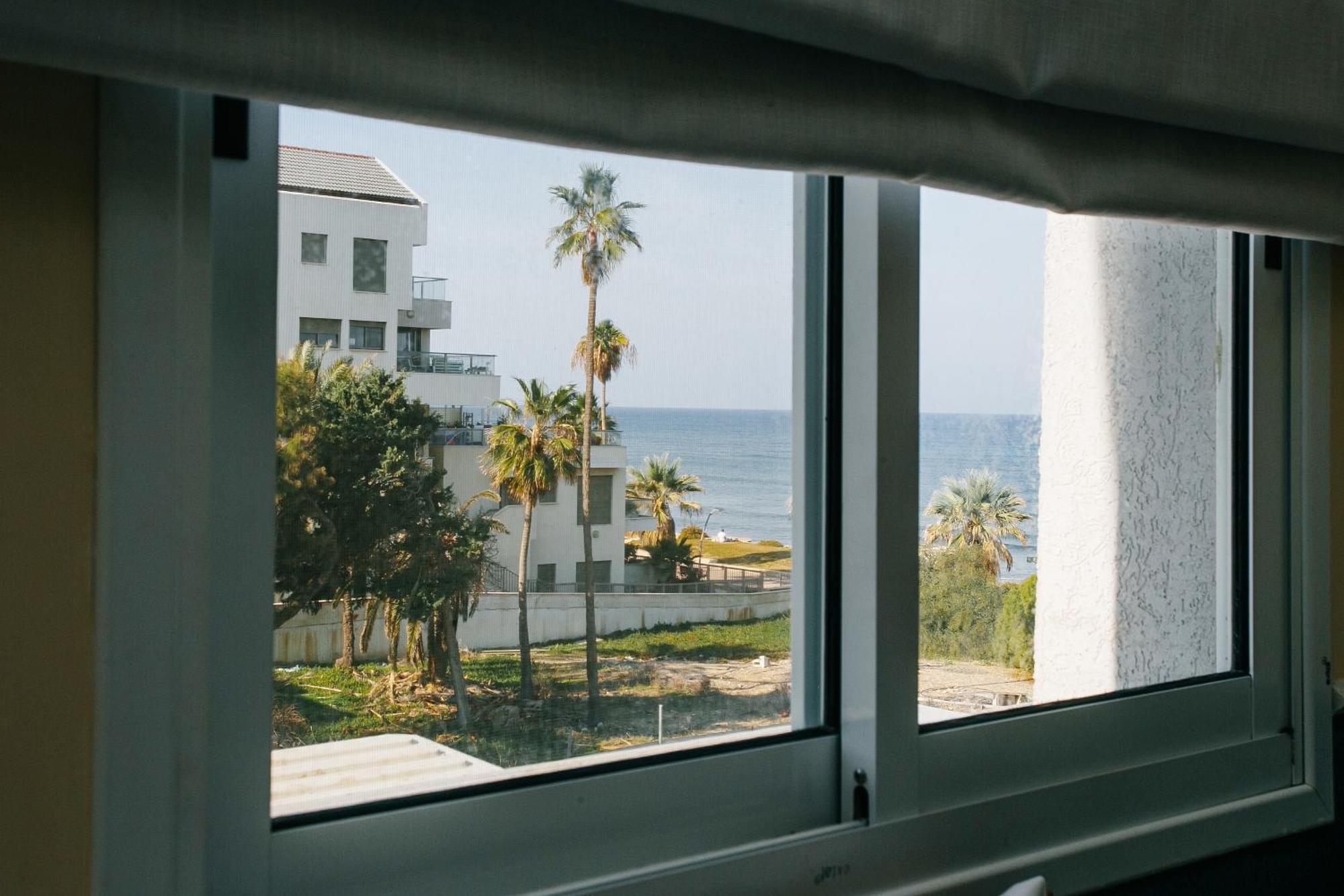 Domus Bat Galim Hotel Haifa Bagian luar foto